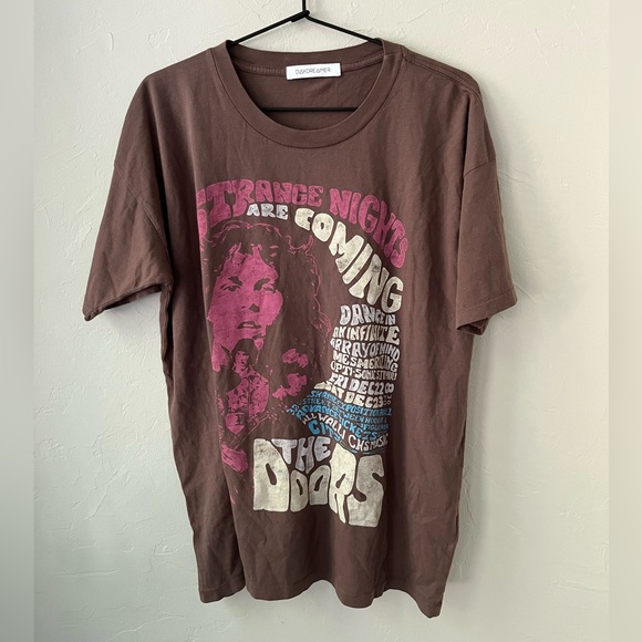 NEW DAYDREAMER REVOLVE THE DOORS STRANGE NIGHTS ARE COMING MARCH TEE XS - Picture 4 of 5